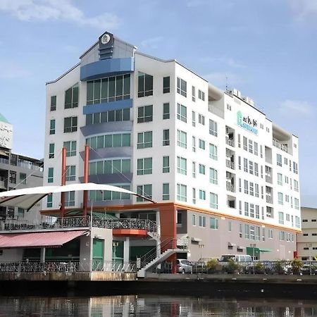 プラザ ステラ ビル ホテル Kuala Belait エクステリア 写真